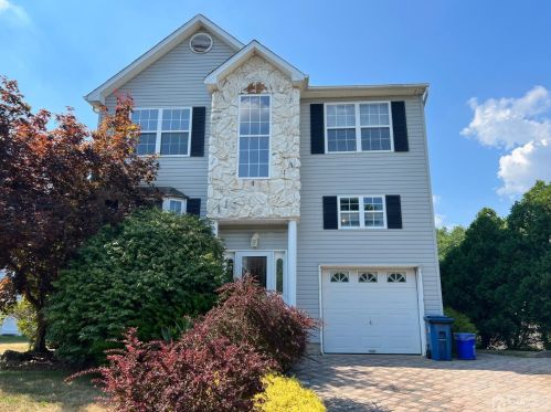 33 Emily Dr, Old Bridge, NJ 08857-3810