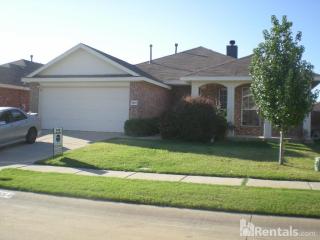9921 Carter Dr, Mckinney TX  75070-3235 exterior
