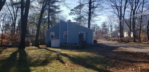 55 Great Pond Rd, Kingston, NH 03848-3743