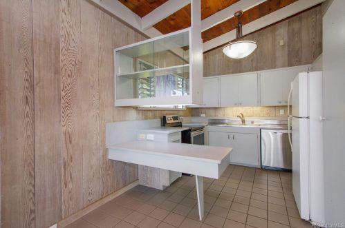 2370 Aina Lani Pl, Honolulu HI  96822-2025 exterior