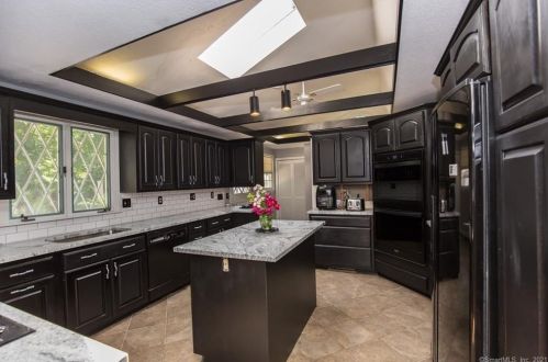 16 Stearns St, Killingly CT  06239-2922 exterior