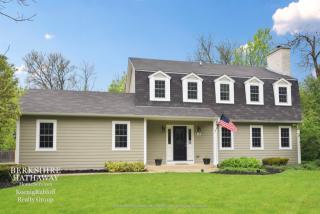 817 Plamondon Rd, Wheaton, IL 60189-7301