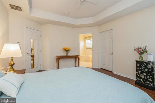 39 Mockingbird Dr, Trenton NJ  08690-3565 exterior