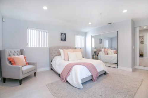 3521 Encinal Ave, Glendale CA 91214-2415 exterior