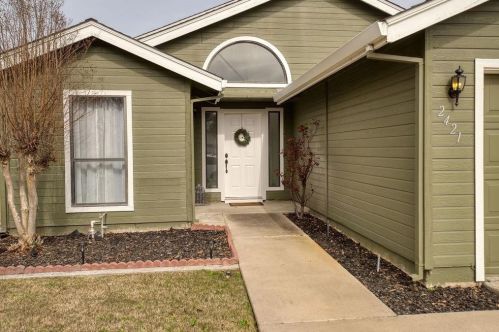 2421 Saddlehorn Ln, Modesto, CA 95355-9636