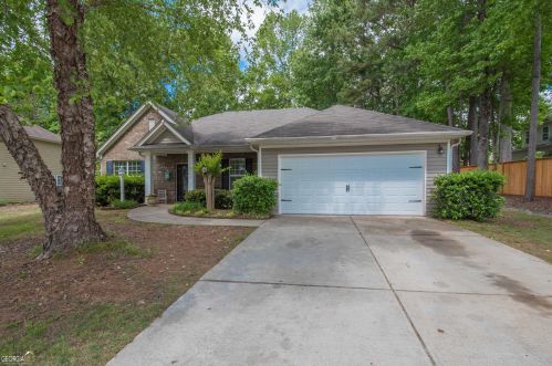 31 Fairway Dr, Newnan, GA 30265-5635