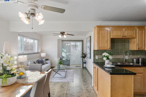 1381 Marybelle Ave, San Leandro CA 94577-2319 exterior