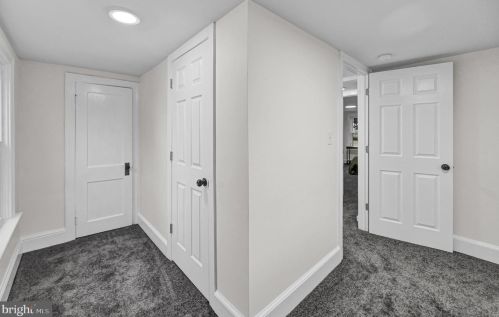 3489 Lower Glades Rd, York PA  17406-6930 exterior