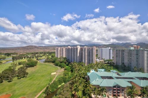 5333 Likini St, Honolulu HI 96818-1762 exterior