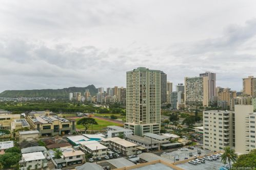 500 University Ave, Honolulu HI  96826-4904 exterior