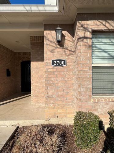 2700 Gordon Ave, Fort Worth TX  76110-2909 exterior
