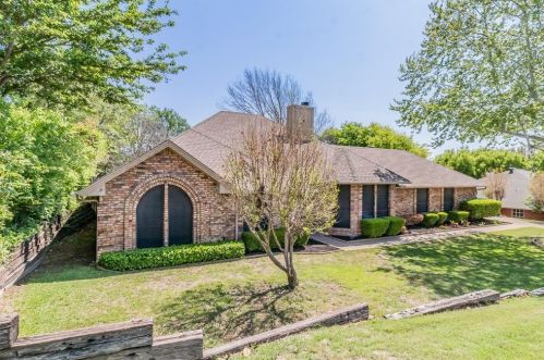 8708 Overland Dr, Fort Worth, TX 76179-2849
