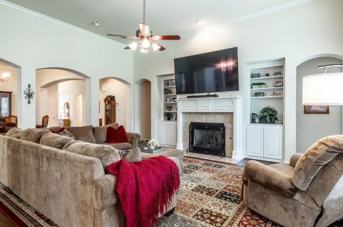 8024 Ocean Dr, Fort Worth TX  76123-1895 exterior