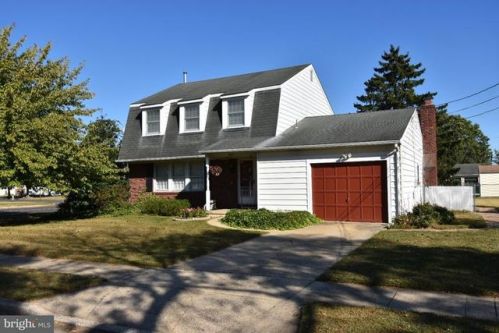 900 Schisler Dr, Florence, NJ 08518-2804