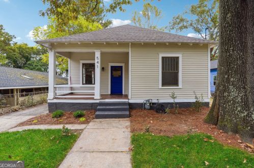 541 Elbridge Dr, Atlanta, GA 30318-8137