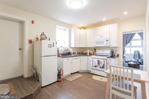 1539 9th St, Philadelphia, PA 19147-6427