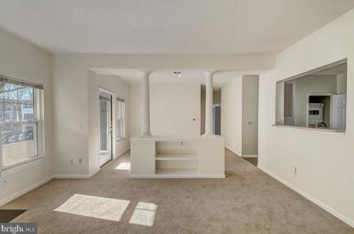 12024 Taliesin Pl, Herndon, VA 20190-3377