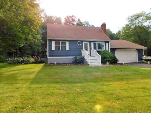 15 Laura Dr, Hebron, CT 06248-1026