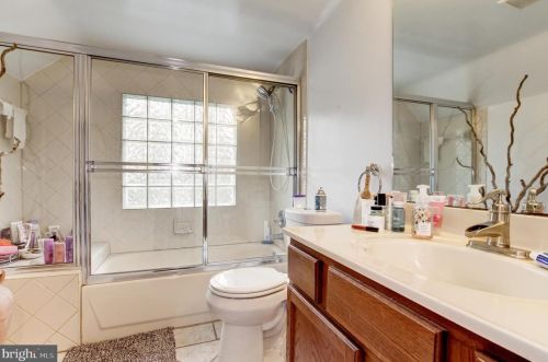 10610 Dunmoor Dr, Silver Spring MD 20901-1518 exterior