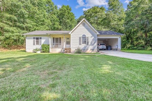 5715 Maiden Ln, Lula, GA 30554-3022