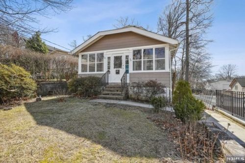 79 Beech St, Nutley, NJ 07110-2226