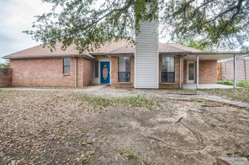 1401 Landmark Ct, Irving TX  75060-3270 exterior