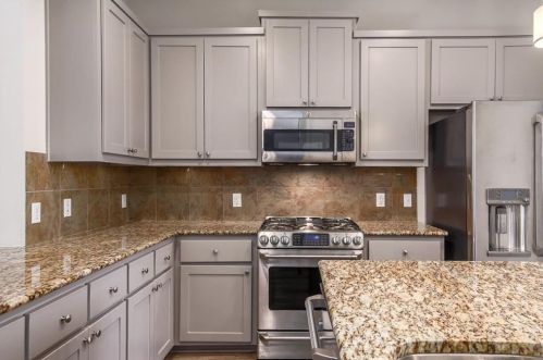 4516 Berkman Dr, Austin TX  78723-1217 exterior