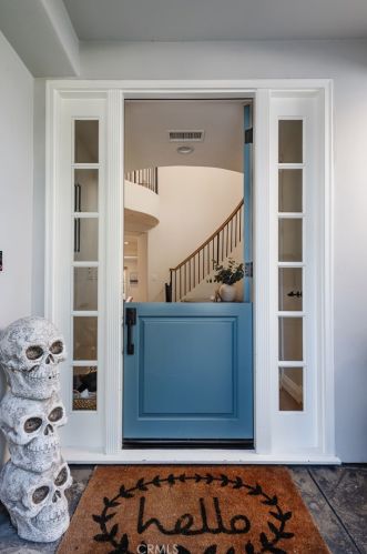 2605 Pine Ave, Manhattan Beach, CA 90266-2719
