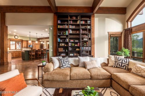 5872 Mtn Rnch Dr, Park City UT 84098-6177 exterior