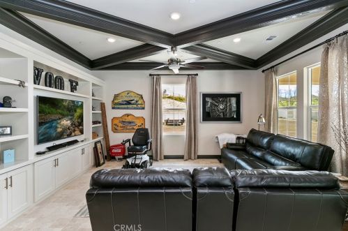 16105 Mariposa Ave, Riverside CA  92504 exterior