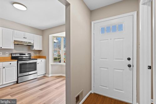 3467 Aviary Way, Woodbridge VA  22192-1067 exterior