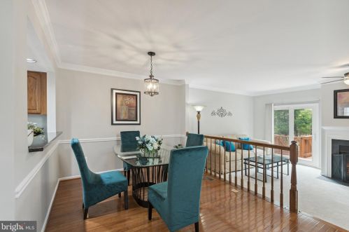 877 Tall Oaks Sq, Leesburg, VA 20175-8950