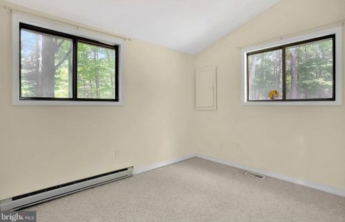 112 Algonquin Trl, Hedgesville WV  25427-5568 exterior