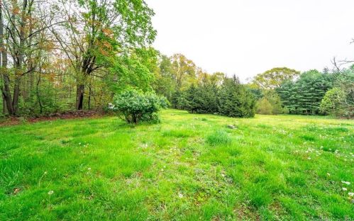 448 Atkins St, Middletown, CT 06457-1595
