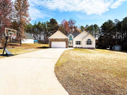 158 Hawk Ln, Carrollton, GA 30116-5480