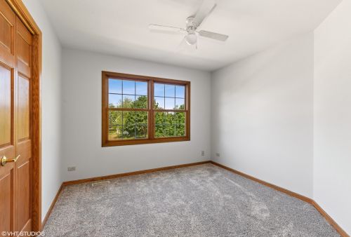204 Red Hawk Rd, Pingree Grove IL  60140-8244 exterior