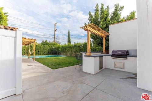 3604 Rosemary Ave, Glendale CA 91208-1216 exterior