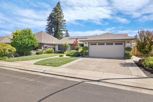 426 Cork Oak Way, Lodi, CA 95242-2012