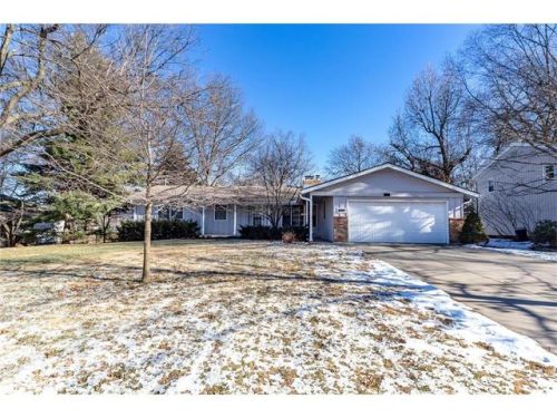 6307 Woodson Dr, Shawnee Mission, KS 66202-4253