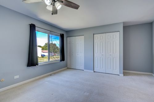 552 Alton Ct, Carol Stream IL  60188-9212 exterior