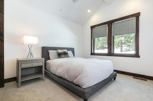 9218 Heartwood Dr, Truckee CA  96161-5196 exterior