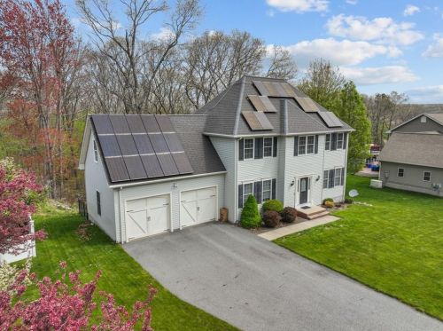 115 Gauthier Dr, Woonsocket, RI 02895-6665