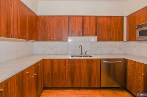 3104 City Pl, Edgewater NJ  07020-3145 exterior