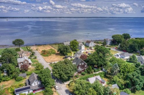 38 Lippitt Ave, Warwick, RI 02889-4708