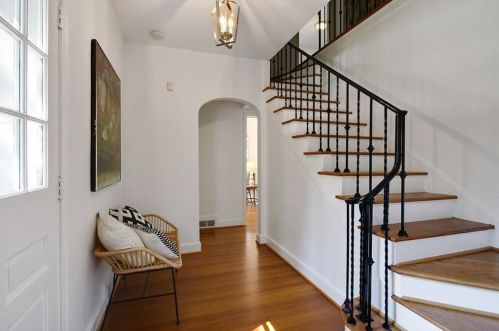 2902 Hills Dr, Atlanta GA  30305-3423 exterior
