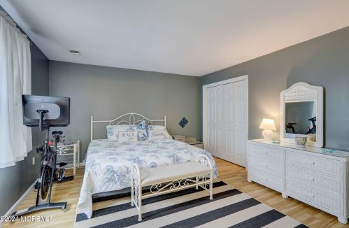 16 Pennsylvania Ave, Lavallette NJ 08735-2437 exterior