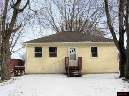 110 Ridgely St, Kasota, MN 56050-2028