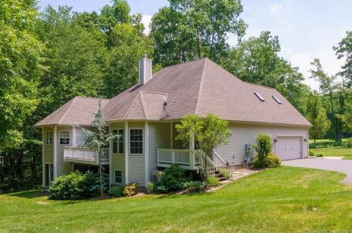 53 Crystal Ridge Dr, Ellington CT  06029-3052 exterior