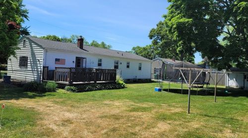 37 Foxcroft Ave, Warwick, RI 02889-1948