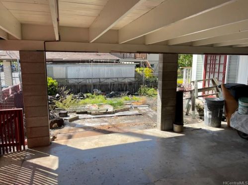 1746 Maliu St, Honolulu, HI 96819-3624